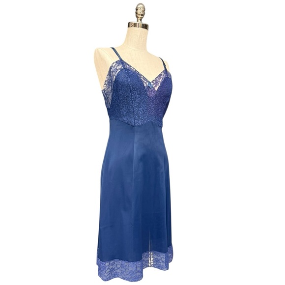 Vintage MunSingwear Blue Lace Slip Dress Spaghetti Strap Midi Size 36 Medium - Picture 12 of 14